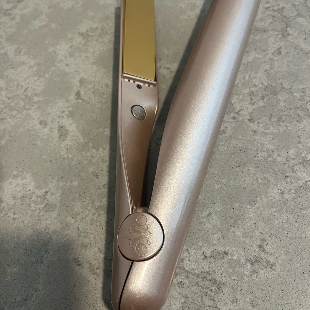 Twist Styling Iron: Rose Gold, Unused